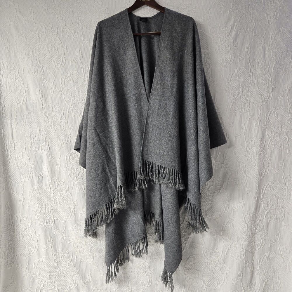V.Fraas Gray Poncho Oversized Fringe Comfy Lagenlook Loungewear Longline Blanket